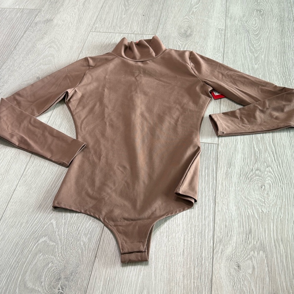 NWT spanx long sleeve turtleneck bodysuit in mochacino size XS